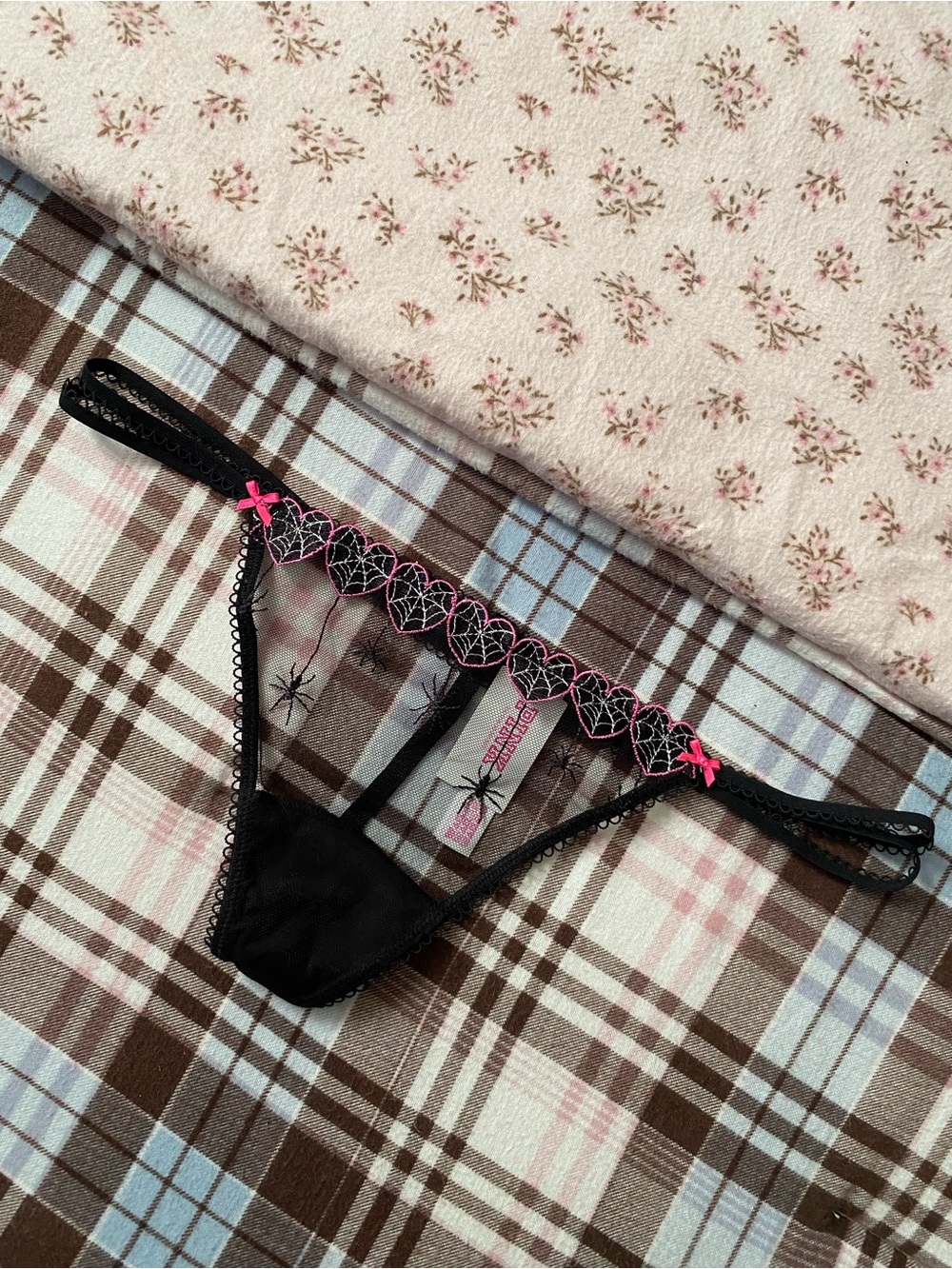 Victoria’s Secret PINK V-String Panty – Heart Spiderweb Embroidery